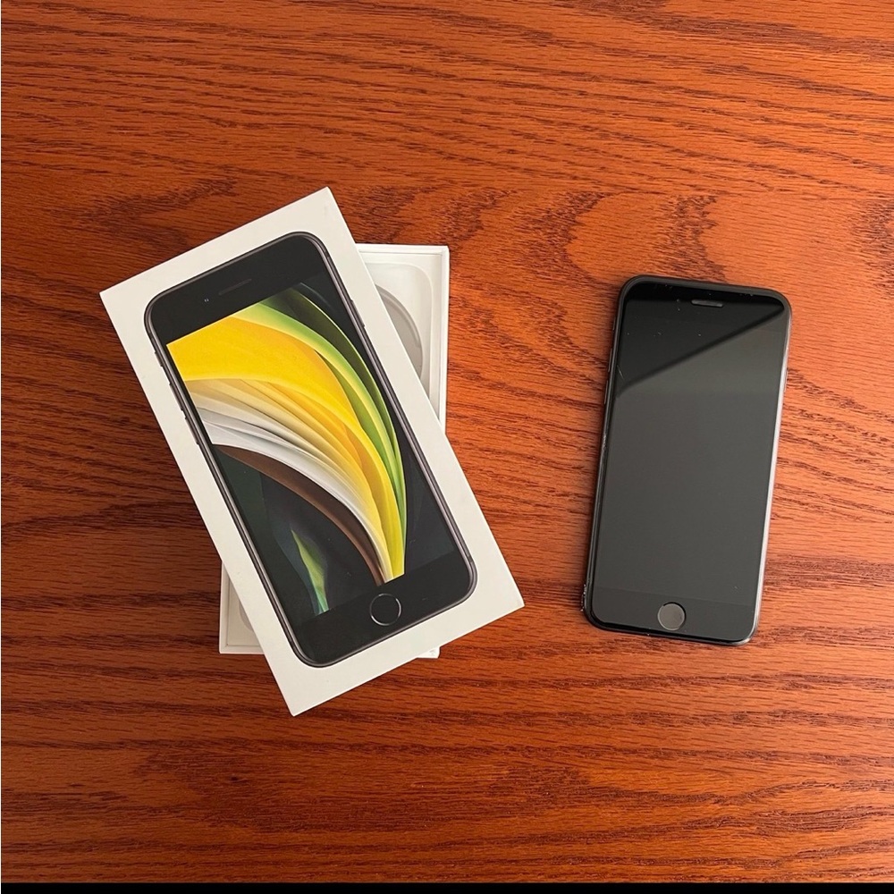 APPLE | iPhone SE